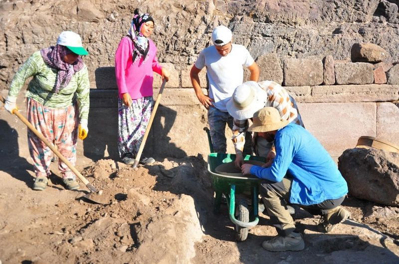 Manisa'daki Aigai Antik Kenti'nde önemli buluş! 2 bin 200 yılık - Resim: 5