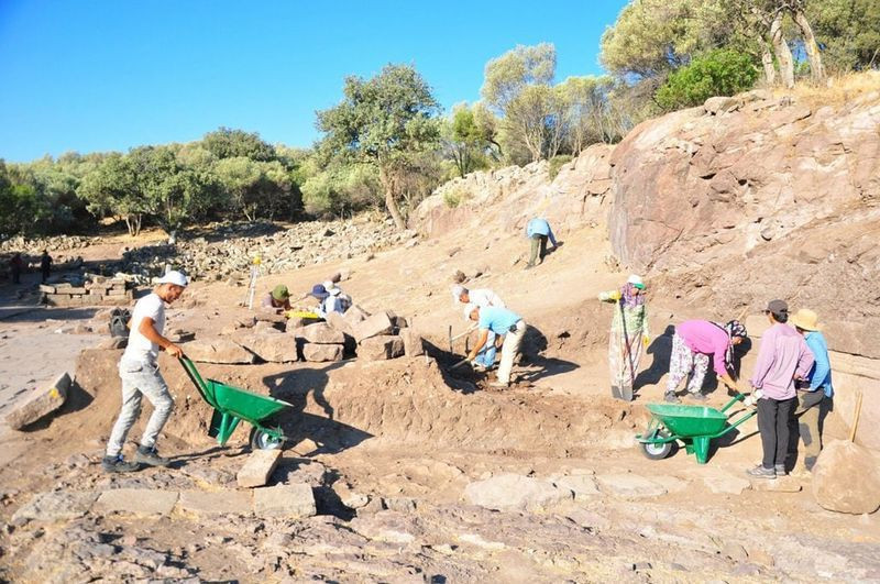 Manisa'daki Aigai Antik Kenti'nde önemli buluş! 2 bin 200 yılık - Resim: 2