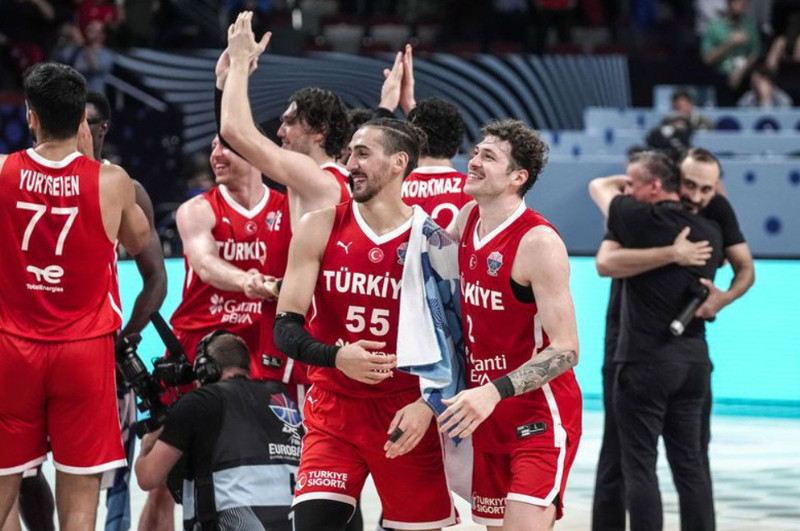 12 Dev Adam, Avrupa basınını salladı! 'Yunanistan Türkiye'ye boyun eğdi' - Resim: 2