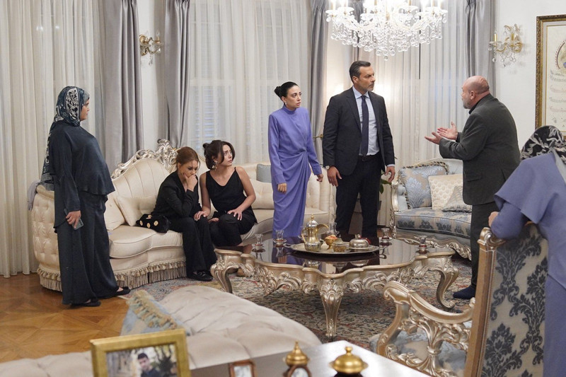 Görkem, Mustafa'yı öldürdü mü? İşte Kızılcık Şerbeti sezon finali bölüm özeti ve fotoğrafları - Resim: 1