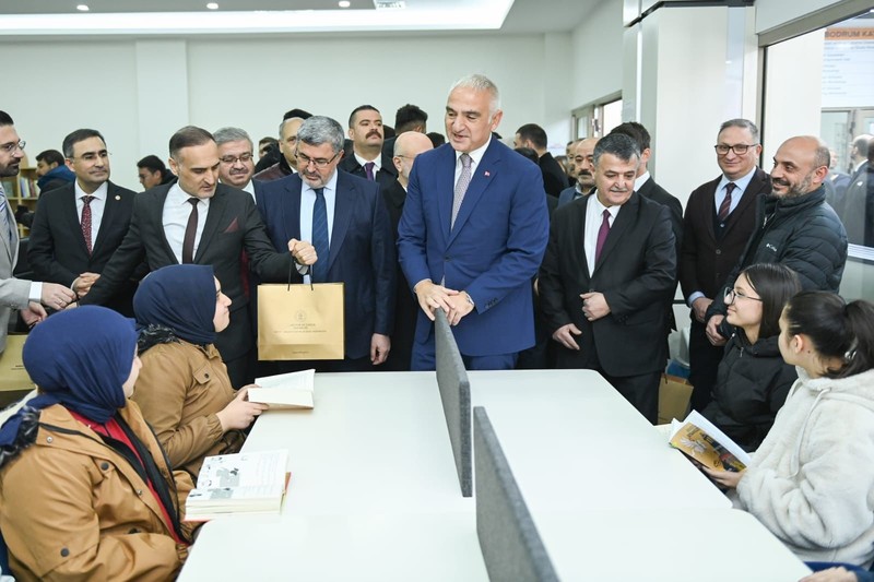 Bakan Ersoy Afyonkarahisar’da kütüphane açılışına katıldı - Resim: 2