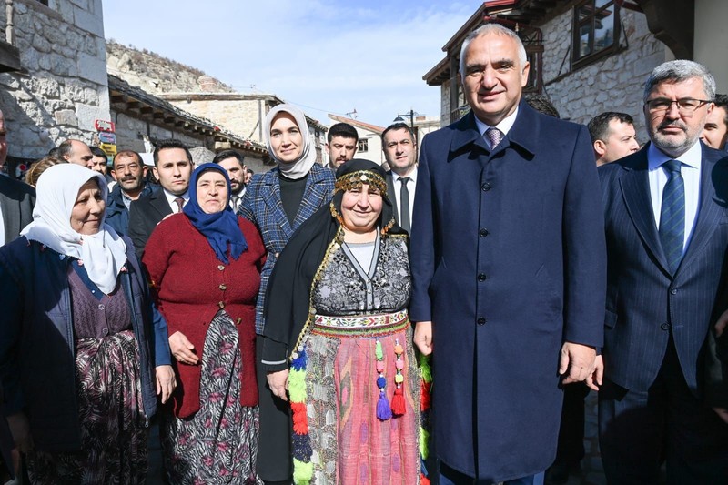 Bakan Ersoy Afyonkarahisar’da kütüphane açılışına katıldı - Resim: 5