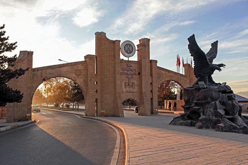 Türkiye'nin en iyi 20 devlet üniversitesi belli oldu! Zirvedeki üniversite değişti! İşte 2025'in en güncel üniversite sıralaması... - Resim: 11