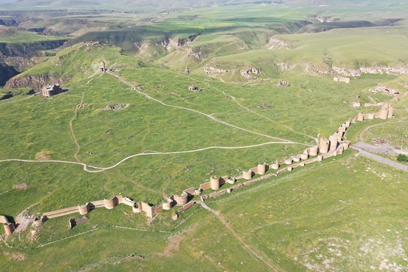 Bin yılı aşan süresiyle surlar ihtişamını koruyor: Kars'ta bulunuyor - Resim: 6