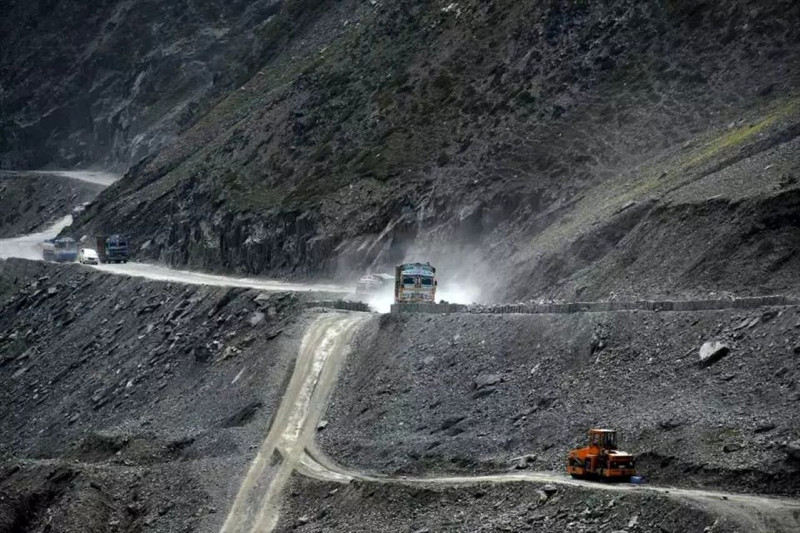 Dünyanın en tehlikeli yolları: Biri Türkiye’de! Bu yollarda direksiyon tutulmaz - Resim: 3