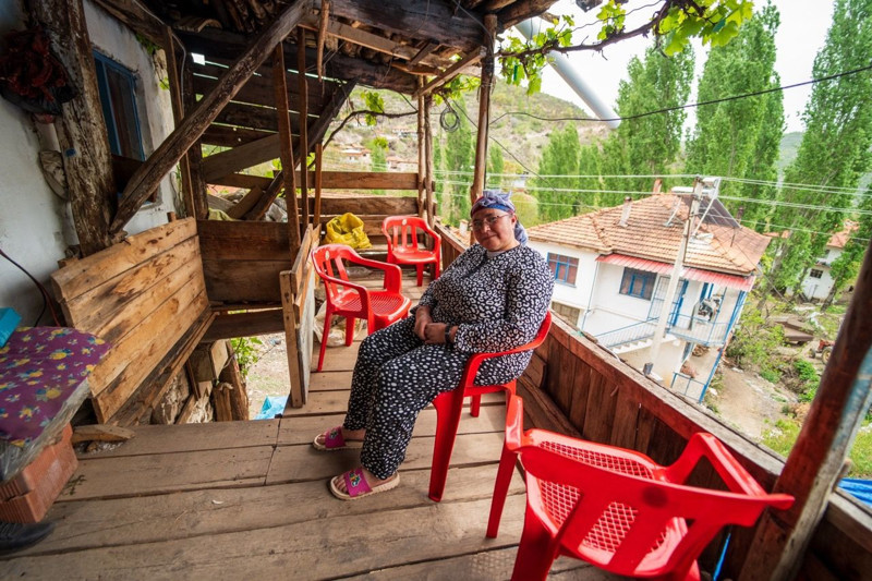 Manisa'da görenlerin ilgisini çekiyor! Demirci ilçesinde bulunuyor - Resim: 6