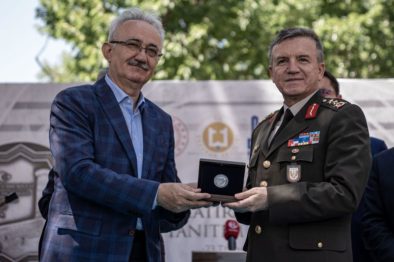 Darphane o yapı için hatıra parası bastı! Erzurum'da bulunuyor - Resim: 11