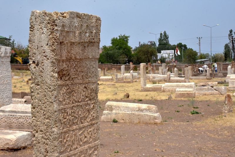 Van'da tarihi buluş! Selçuklu tarihi aydınlanıyor - Resim: 16