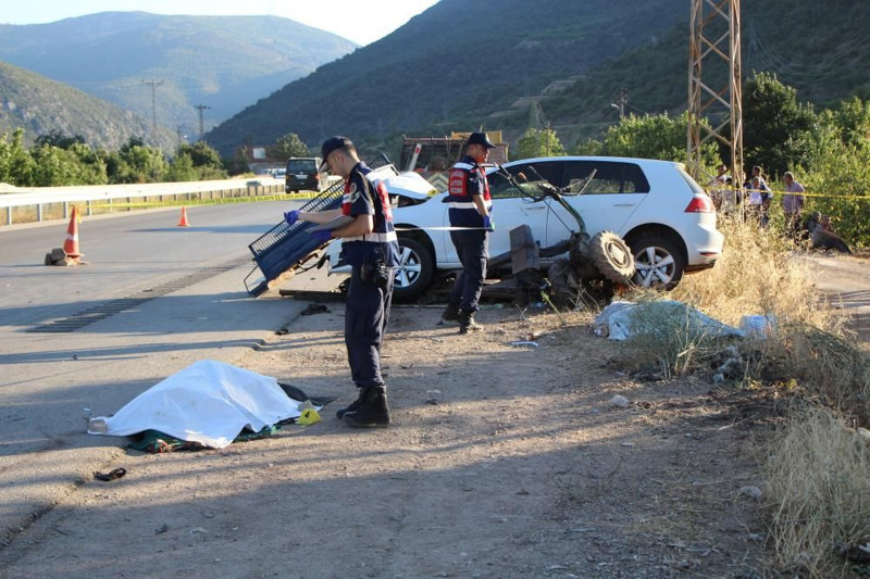 Amasya'da feci kaza! Anne ile oğlu hayatını kaybetti - Resim: 1