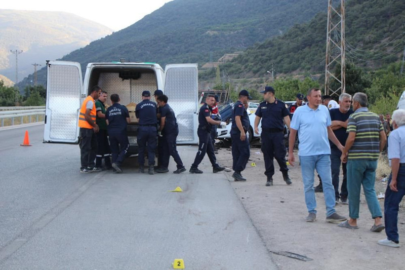 Amasya'da feci kaza! Anne ile oğlu hayatını kaybetti - Resim: 5