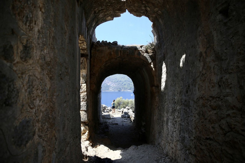 Muğla'nın Fethiye ilçesinde bulunuyor! Mavi tur yapanların uğrak noktası oldu - Resim: 27