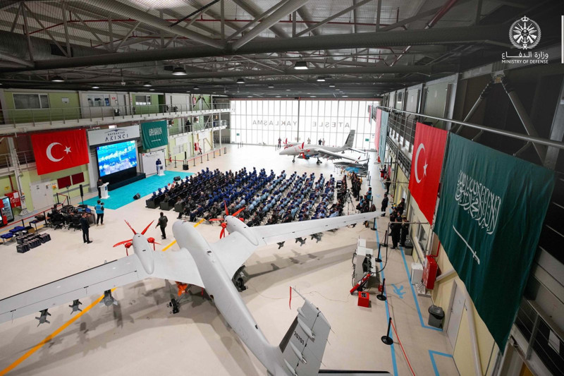 Türk AKINCI'lar Körfez'e doğru yayılıyor: Suudi pilotlar görevi tamamladı - Resim: 1