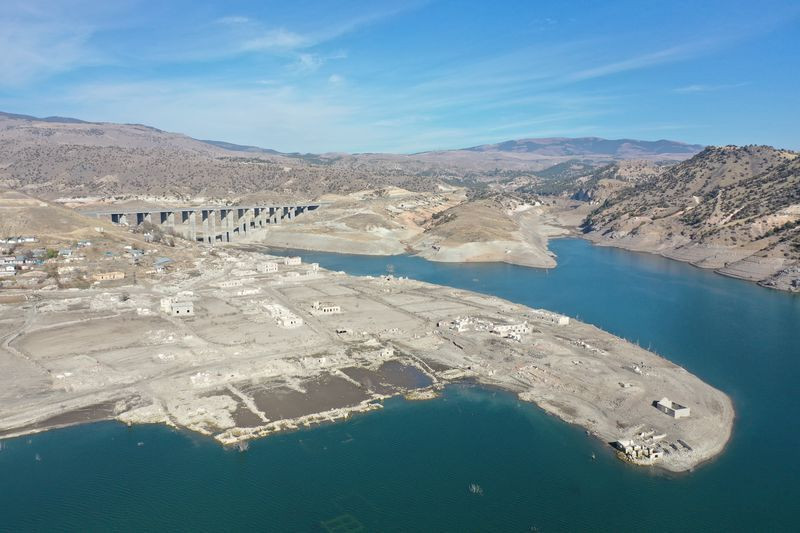 Kars'ta sular çekilince ortaya çıktı! İşte o görüntüler... - Resim: 5