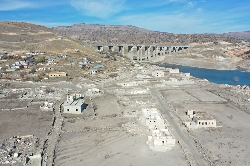 Kars'ta sular çekilince ortaya çıktı! İşte o görüntüler... - Resim: 6