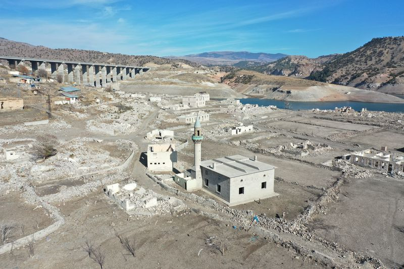 Kars'ta sular çekilince ortaya çıktı! İşte o görüntüler... - Resim: 7