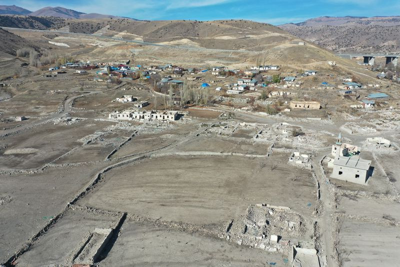 Kars'ta sular çekilince ortaya çıktı! İşte o görüntüler... - Resim: 8