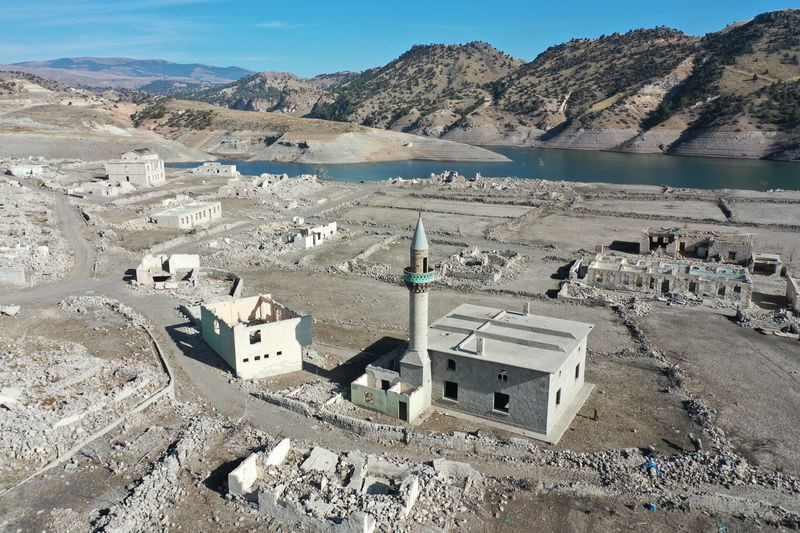 Kars'ta sular çekilince ortaya çıktı! İşte o görüntüler... - Resim: 9