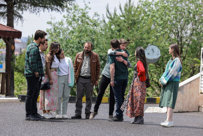Gönül Dağı sezon finali bölüm kareleri yayınlandı! Elif ve bebeği yaşayacak mıdır? - Resim: 2