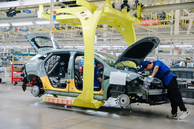 Çinli otomotiv devi BYD'nin fabrikasında bir gün! Aydınlık üretimin tüm aşamalarını görüntüledi - Resim: 9