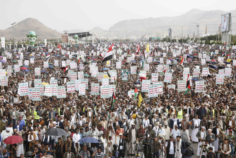 Yemen'de binlerce kişi İran ve Gazze için buluştu - Resim: 1