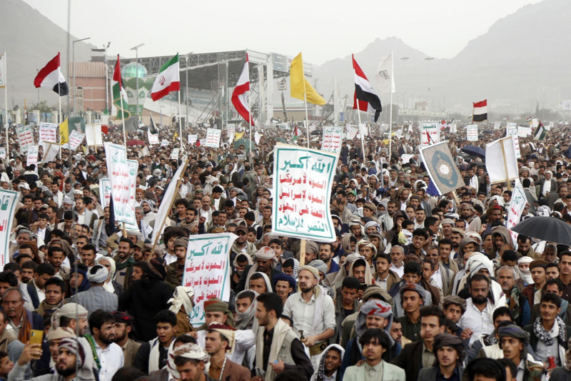 Yemen'de binlerce kişi İran ve Gazze için buluştu - Resim: 2