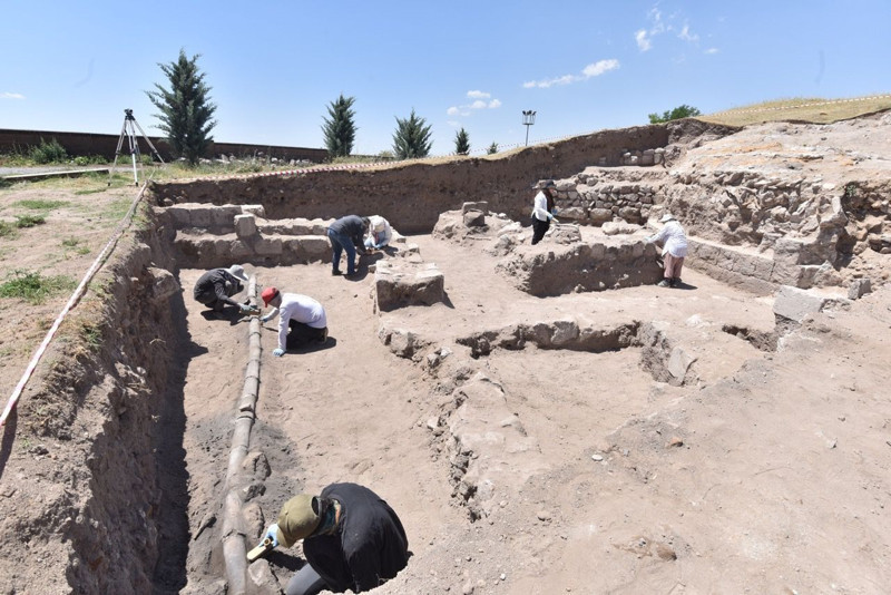 Bitlis'in Ahlat ilçesinde yapılıyor! Tarihe ışık tutacak... - Resim: 12