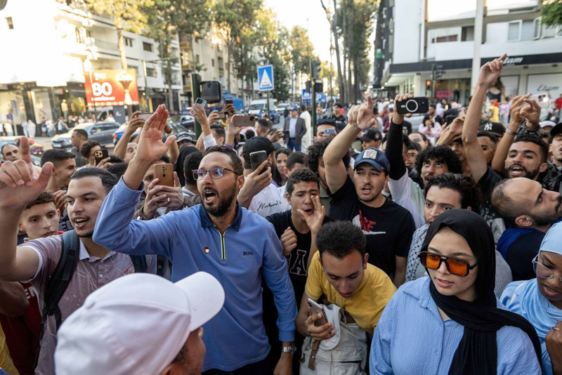 Protestolar devam ediyor! Sokaklar adeta yangın yeri - Resim: 5