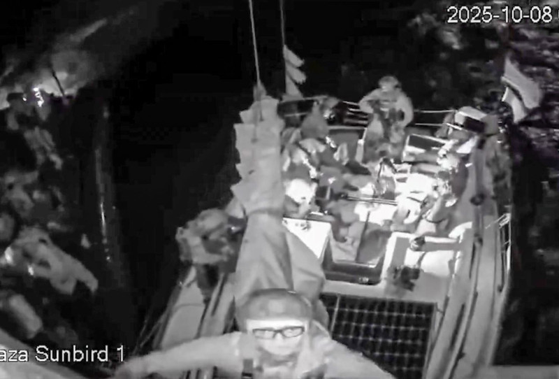 İsrailli donanma korsanları Gazze açıklarında yardım filosuna saldırdı! - Resim: 2