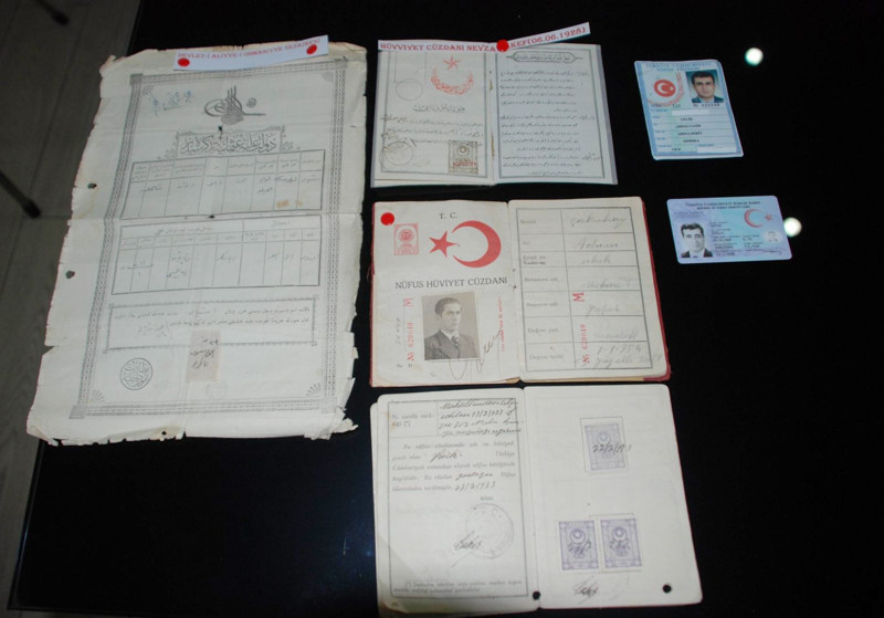 Atatürk'ün nüfus cüzdanında bayrak neden ters? İşte anlamı... - Resim: 7