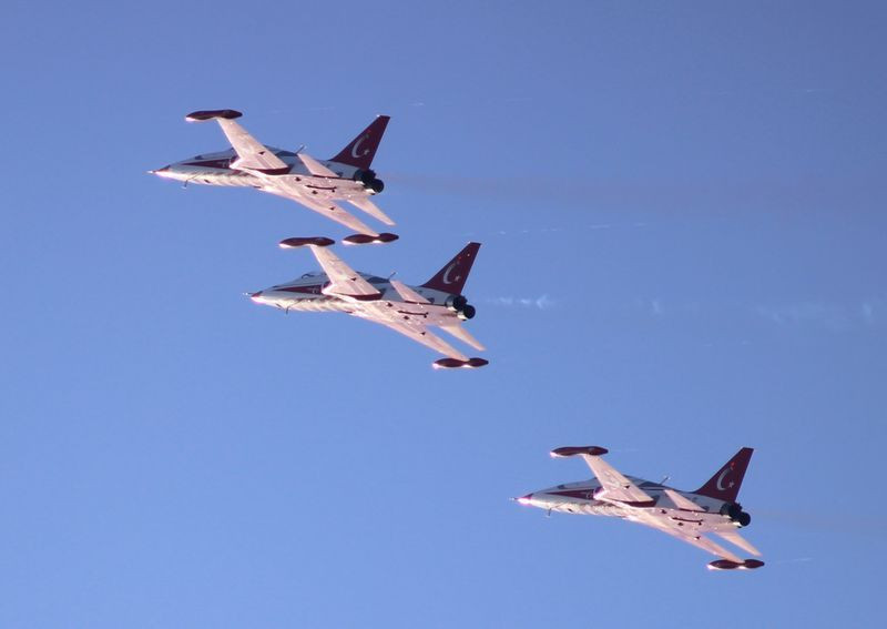 Türk Yıldızları, Bandırma semalarında nefes kesti - Resim: 13