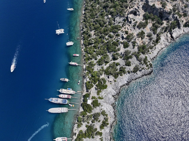 Muğla'nın Fethiye ilçesinde bulunuyor! Mavi tur yapanların uğrak noktası oldu - Resim: 13