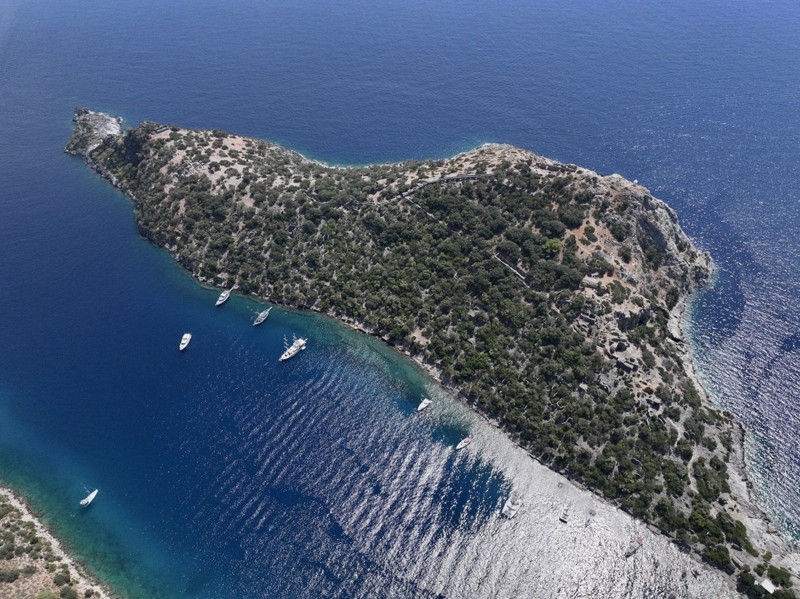 Muğla'nın Fethiye ilçesinde bulunuyor! Mavi tur yapanların uğrak noktası oldu - Resim: 3