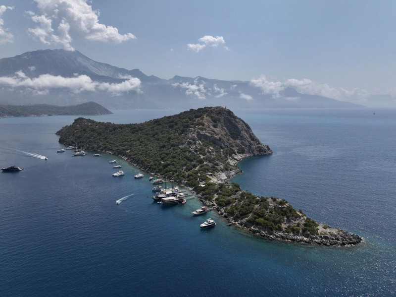 Muğla'nın Fethiye ilçesinde bulunuyor! Mavi tur yapanların uğrak noktası oldu - Resim: 17