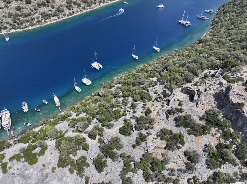 Muğla'nın Fethiye ilçesinde bulunuyor! Mavi tur yapanların uğrak noktası oldu - Resim: 2