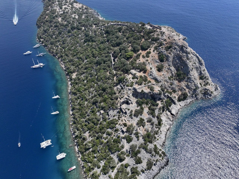 Muğla'nın Fethiye ilçesinde bulunuyor! Mavi tur yapanların uğrak noktası oldu - Resim: 12