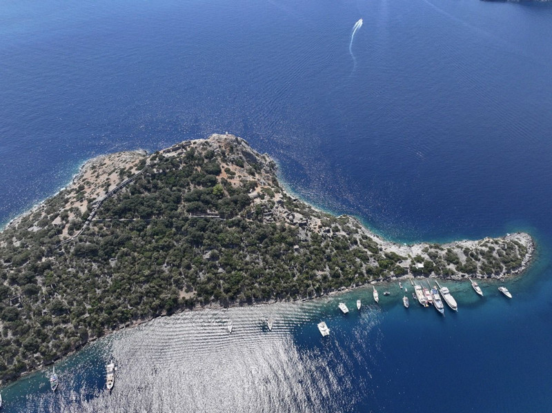 Muğla'nın Fethiye ilçesinde bulunuyor! Mavi tur yapanların uğrak noktası oldu - Resim: 5