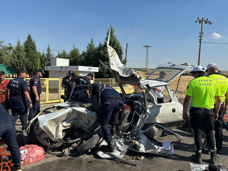 Uşak'ta korkunç kaza! Baba ve kızı hayatını kaybetti - Resim: 2