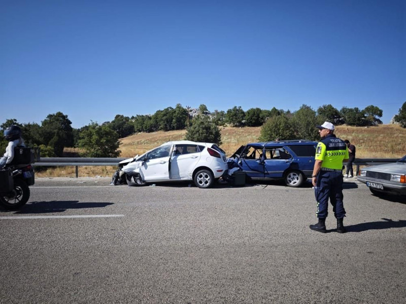 Konya'da feci kaza! 7 yaralı - Resim: 2