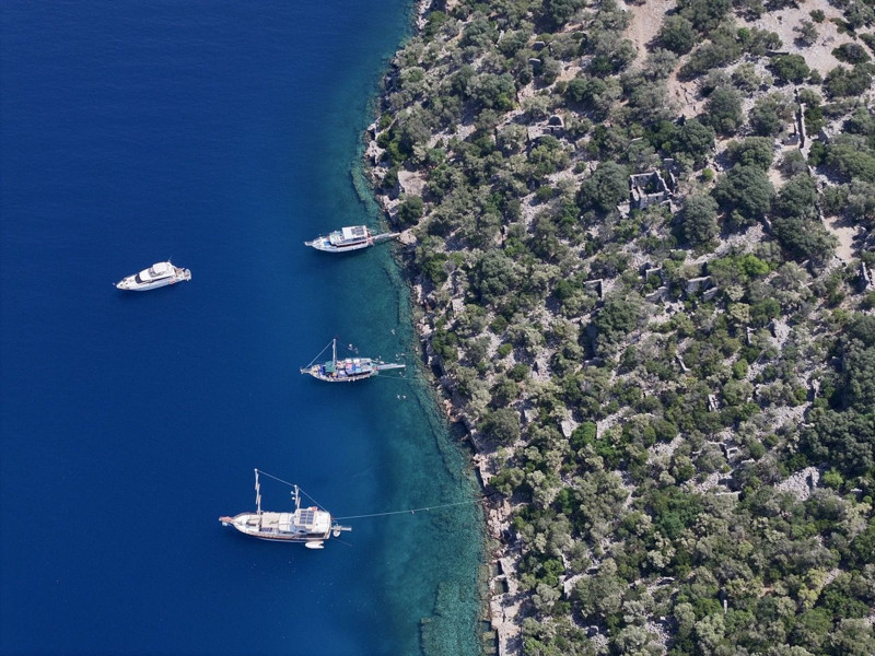 Muğla'nın Fethiye ilçesinde bulunuyor! Mavi tur yapanların uğrak noktası oldu - Resim: 7