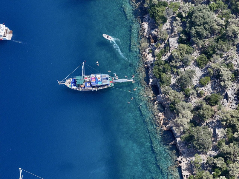 Muğla'nın Fethiye ilçesinde bulunuyor! Mavi tur yapanların uğrak noktası oldu - Resim: 8