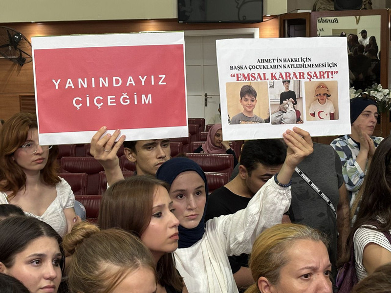 Yasemin Minguzzi, acı ortaklarıyla buluştu - Resim: 1