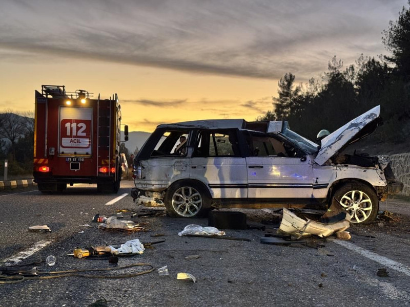 Karabük'te feci kaza: 2 ölü, 7 yaralı - Resim: 1