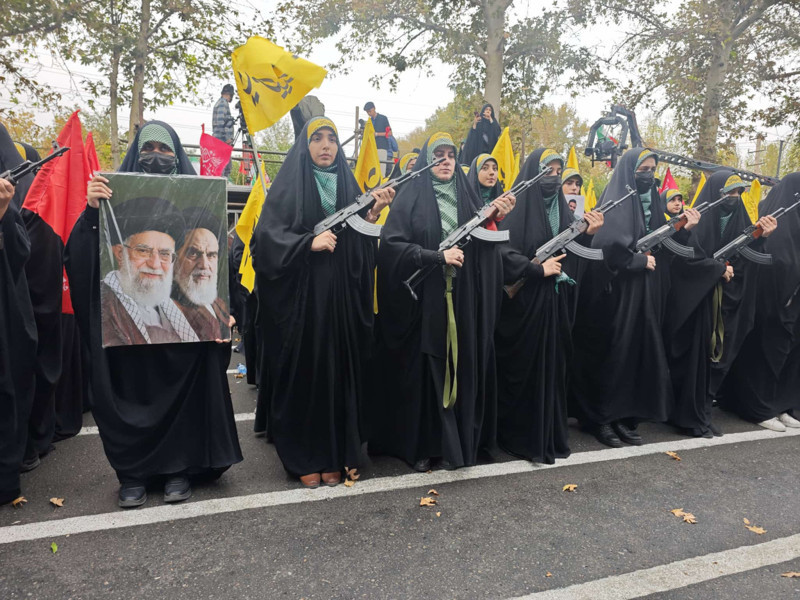 İran'da 'Canfeda' yürüyüşü: Kerec'te 110 bin kişi geçit törenine katıldı - Resim: 5